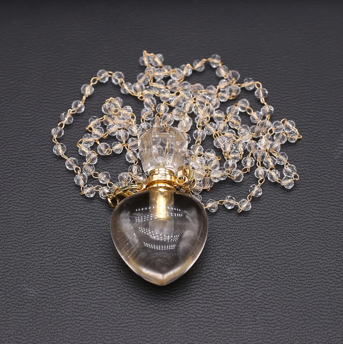 Pendentif Diffuseur d’Huiles Essentielles en Quartz Naturel
Essential Oil Diffuser Necklace in Natural Clear Quartz