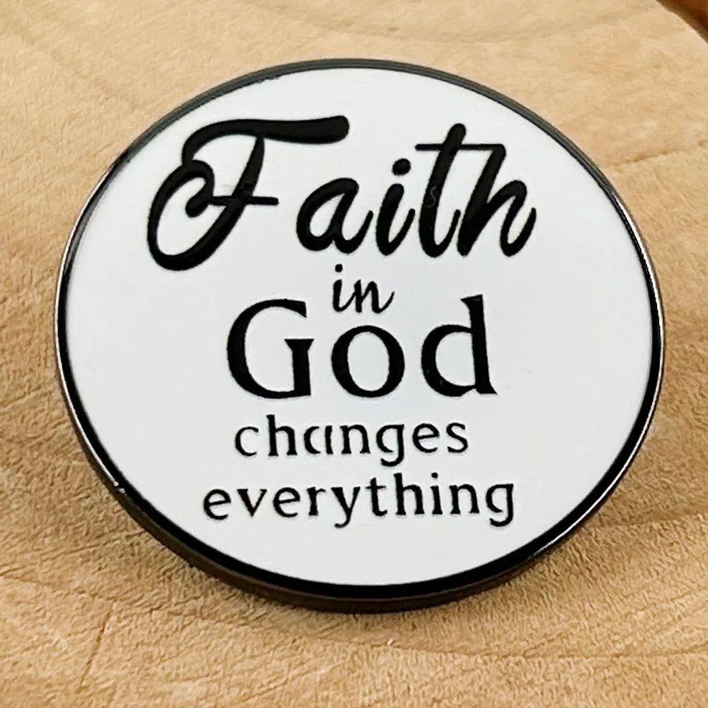 Broche “Faith in God” – La foi change tout ✨ Faith in God” Brooch – Faith changes everything ✨