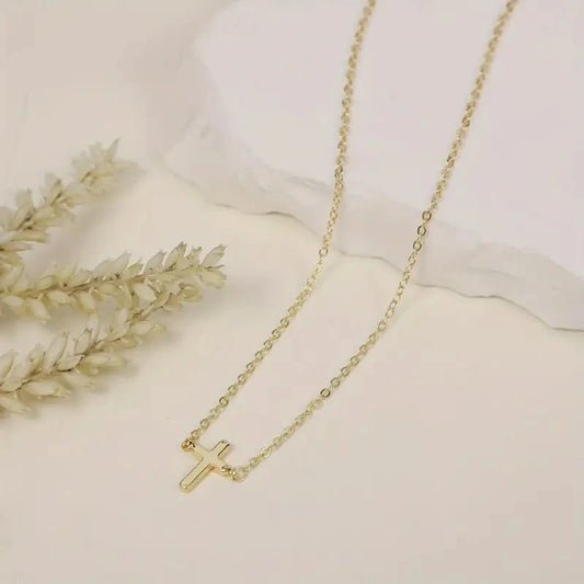Collier croix dorée – Foi discrète