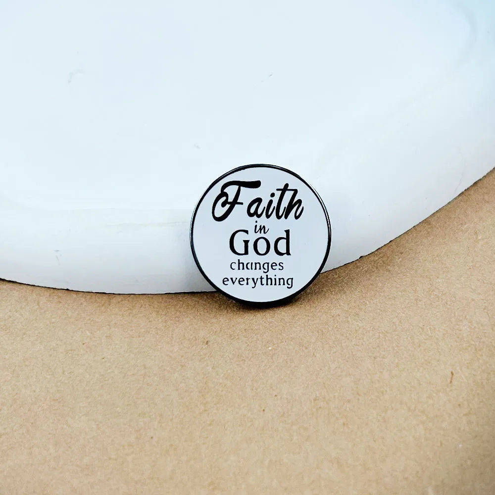 Broche “Faith in God” – La foi change tout ✨ Faith in God” Brooch – Faith changes everything ✨